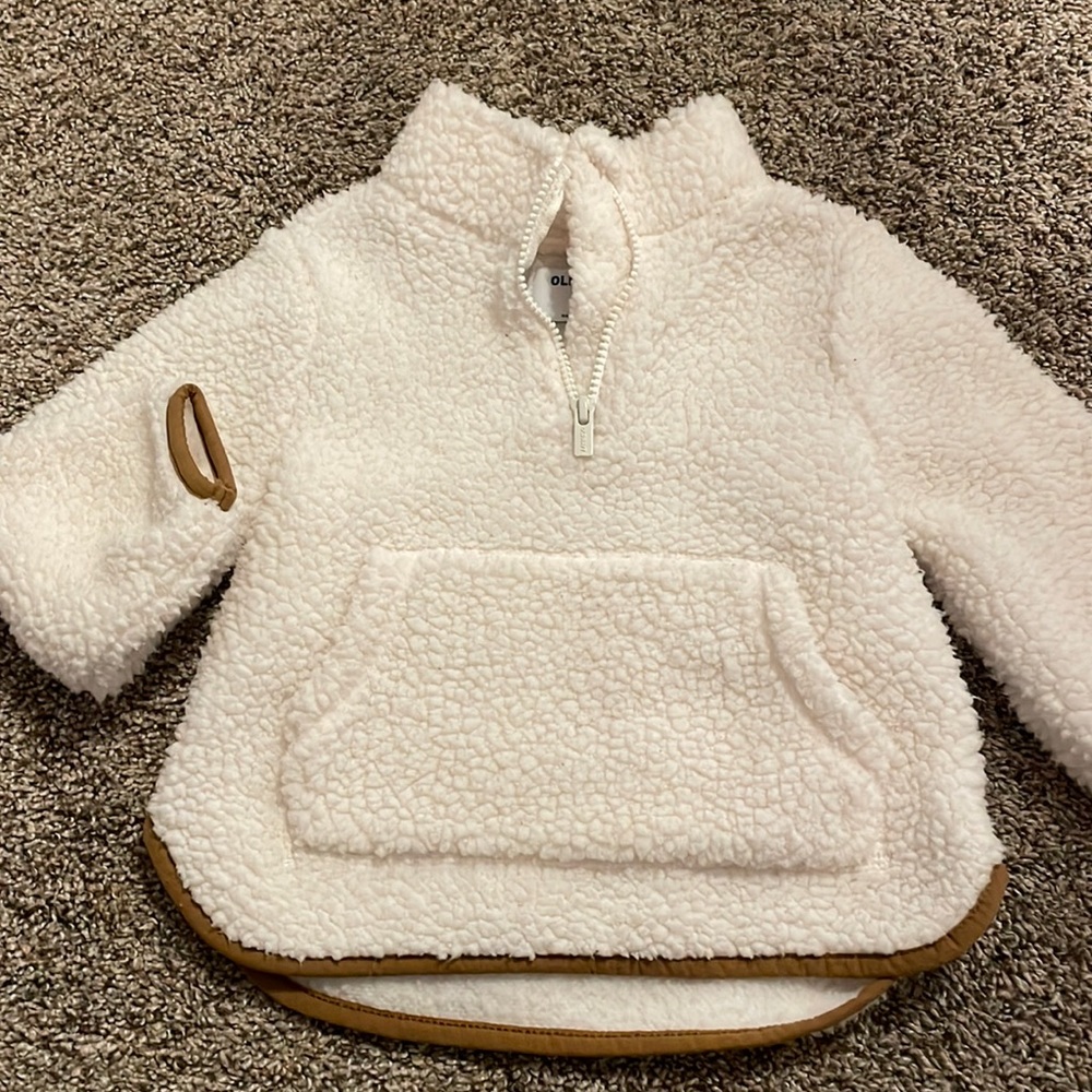 2T Old Navy white fleece half zip-up